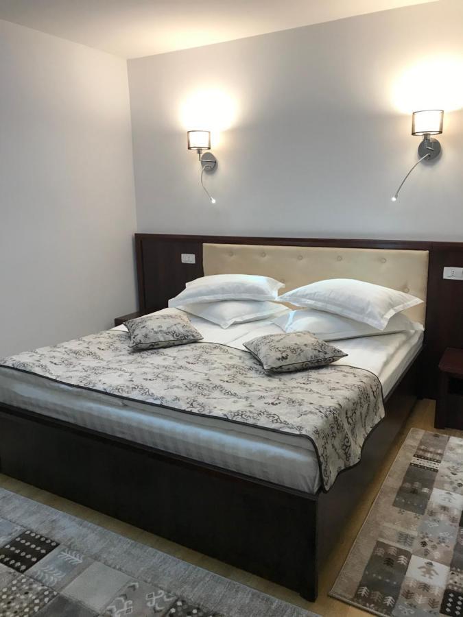 מלון בראשוב Casa Pino מראה חיצוני תמונה